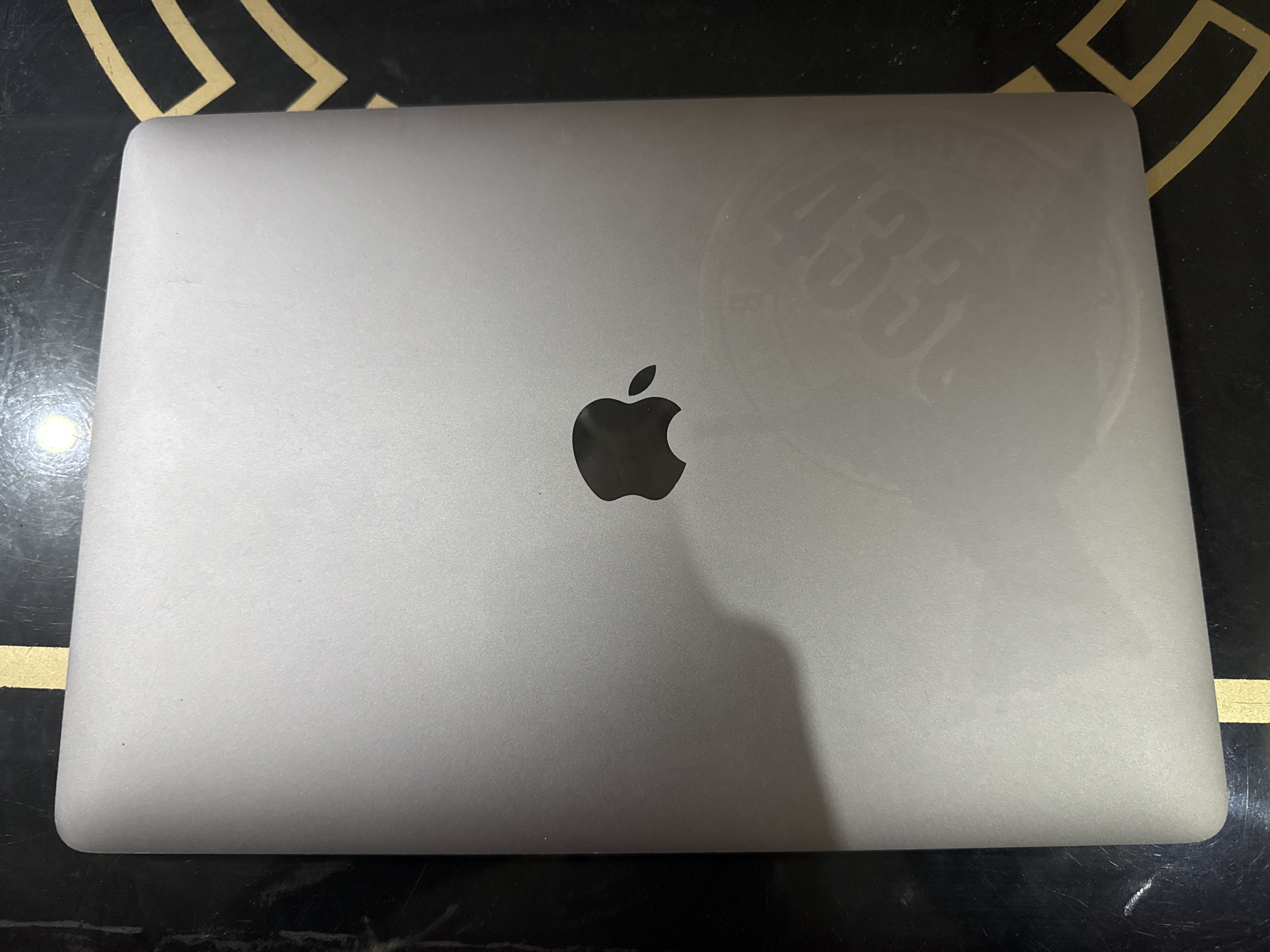 Apple Macbook Pro i7 13-inch, 2019, four thunderbolt 3 ports. 256GB SSD